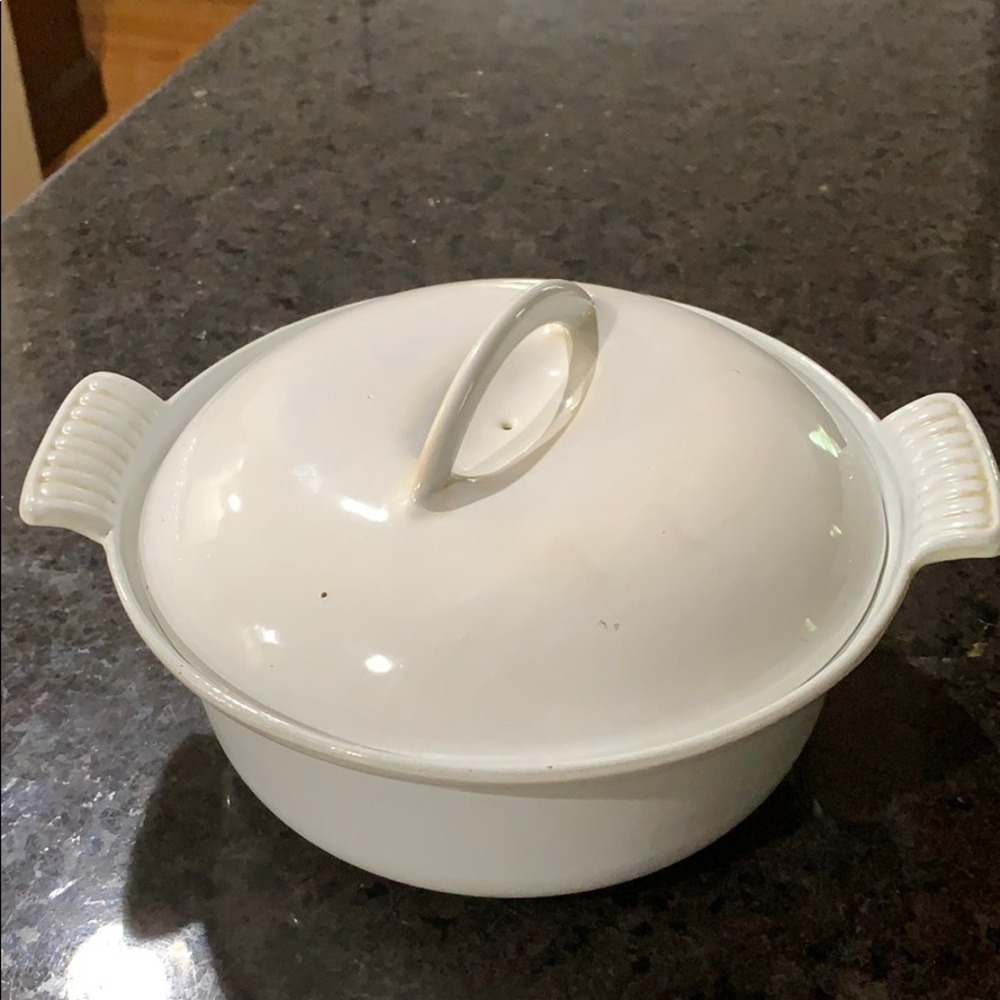 DRU cast iron casserole dish